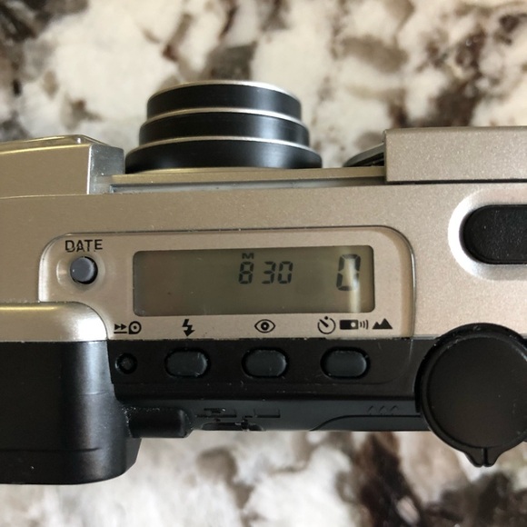 Pentax IQZoom 90MC 35mm Film Camera - 38-90mm Zoom, New Battery, Untested Film - Picture 5 of 11